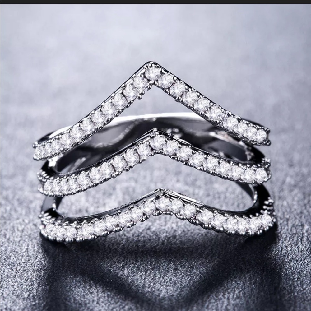 New Women’s 925 Silver Diamond Beautiful Ring - Picture 4 of 4